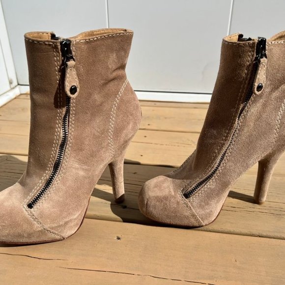 L.A.M.B. Mika Suede Booties Tan See - Picture 2 of 6